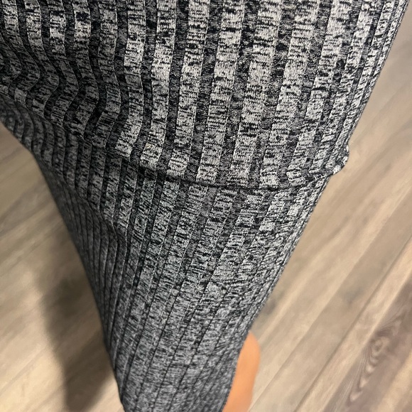 Grey knit ribbed midi skirt with side slits - Picture 5 of 5